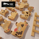 Granja con Granero/Establo con 12 Figuras de Animales en Madera