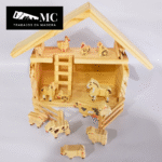 Granja con Granero/Establo con 12 Figuras de Animales en Madera