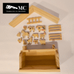 Granja con Granero/Establo con 12 Figuras de Animales en Madera