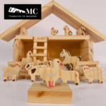 Granja con Granero/Establo con 12 Figuras de Animales en Madera