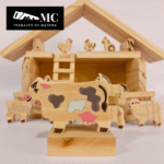 Granja con Granero/Establo con 12 Figuras de Animales en Madera